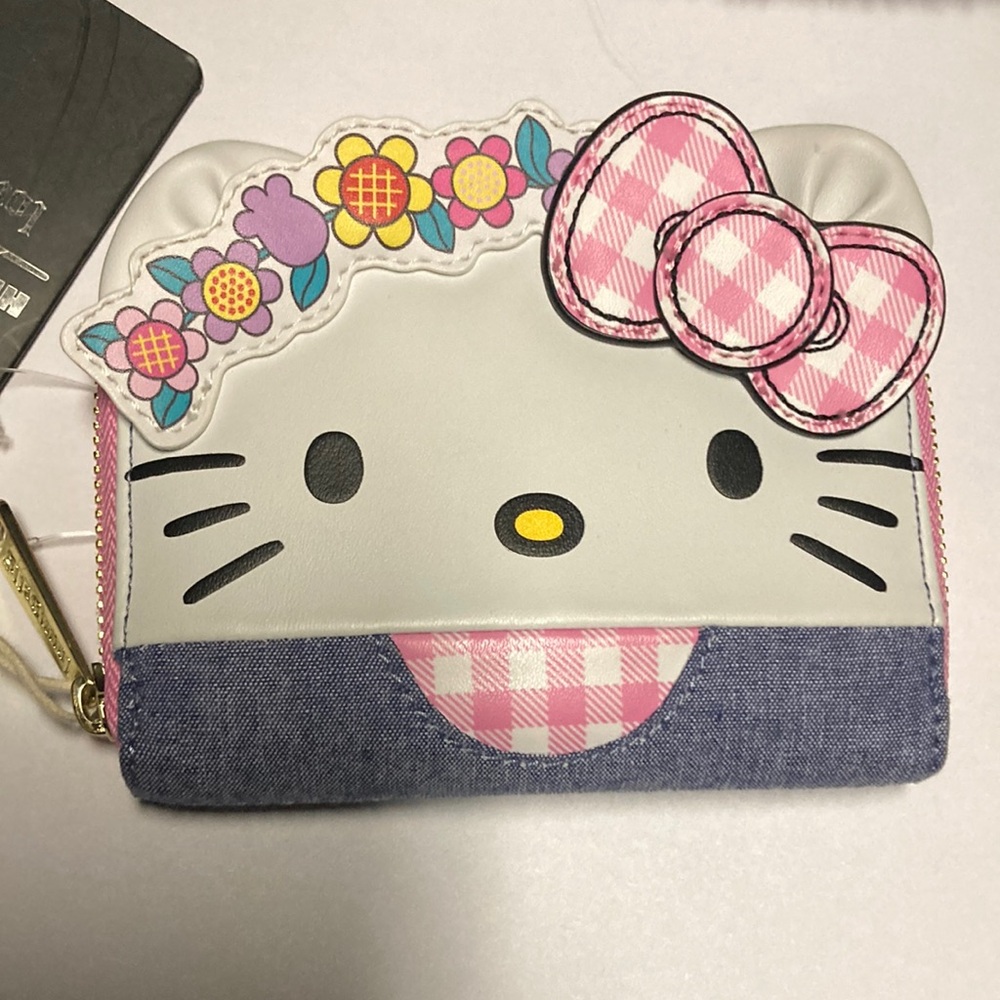 Loungefly Hello Kitty White and Pink wallet with Iconic Face and Bow